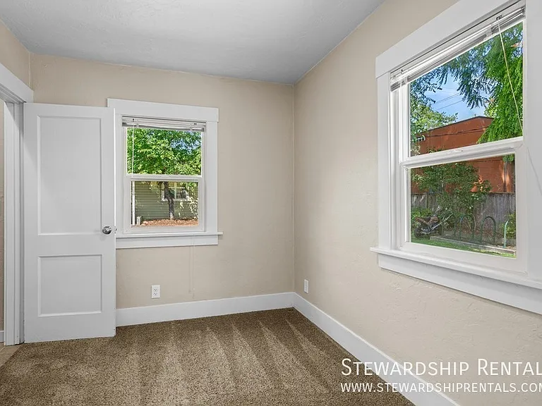 2024 Emerald St #6 — Photo 9