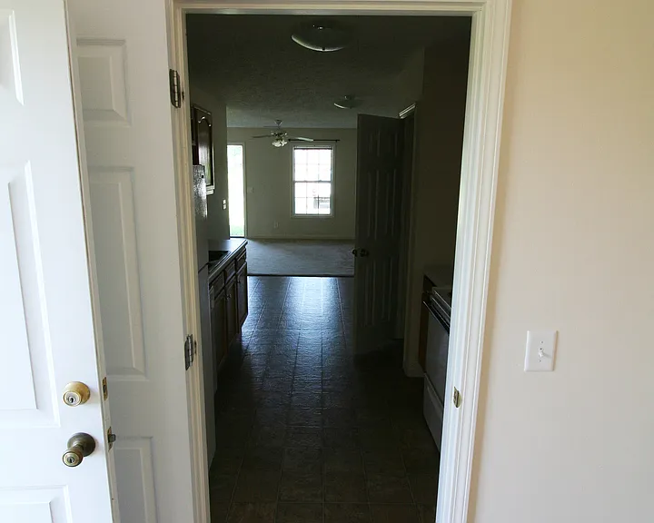 895 Kinniard Rd — Photo 3