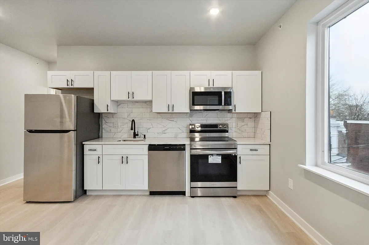 Building Photo - 316 S 52nd St #6