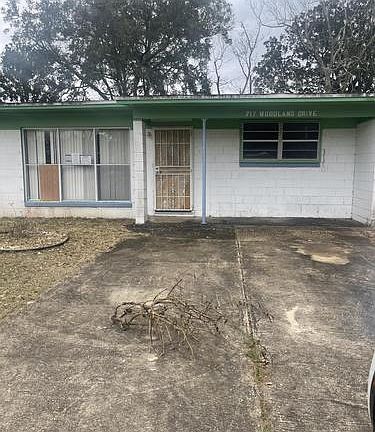 2nd image of 717 Woodland Dr