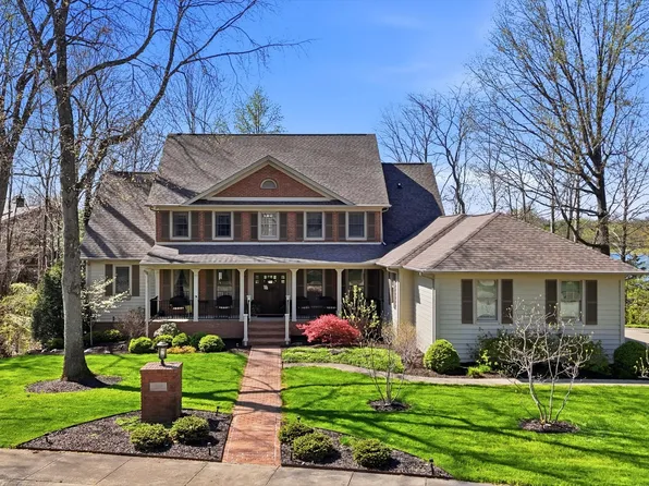 950 Baywood Ct, Columbus, IN 47201