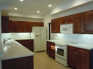 5th image of 636 Wells Ct Unit 201