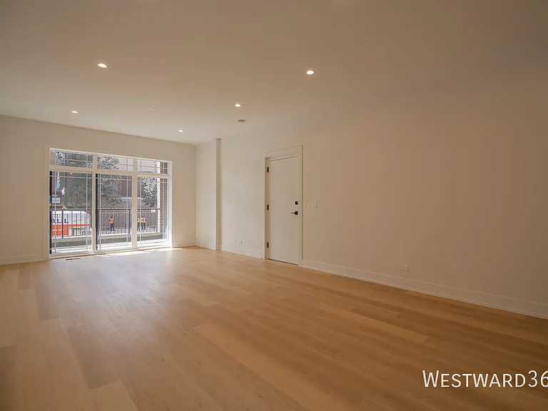 2042 W Washington Blvd #1E — Photo 11