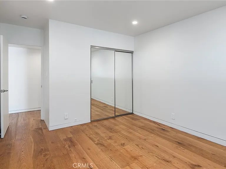15439 Vose St #15439 — Photo 7