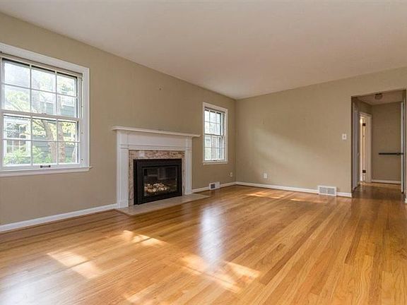 3rd image of 2110 Charlton Ave