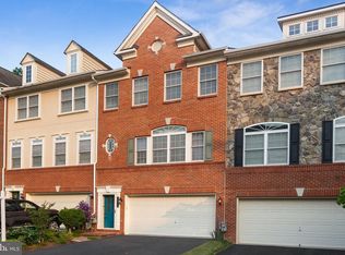 20390 Center Brook Sq, Sterling, VA 20165