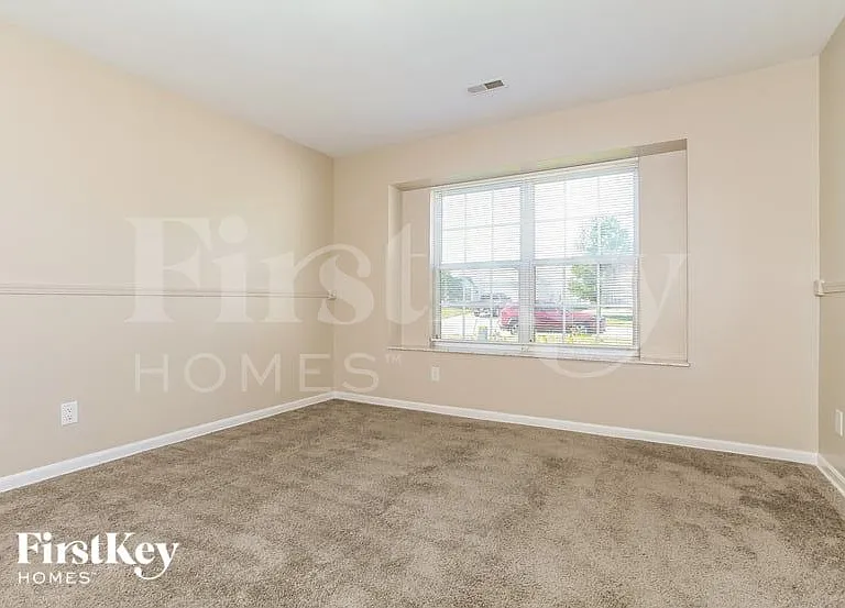 977 Hathaway Dr — Photo 11