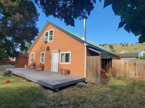 108 Blake St, Plains, MT 59859