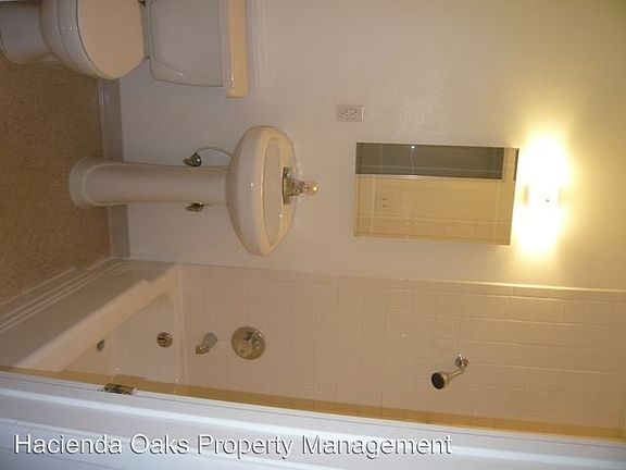 4th image of 506 S Oakley Ave APT I