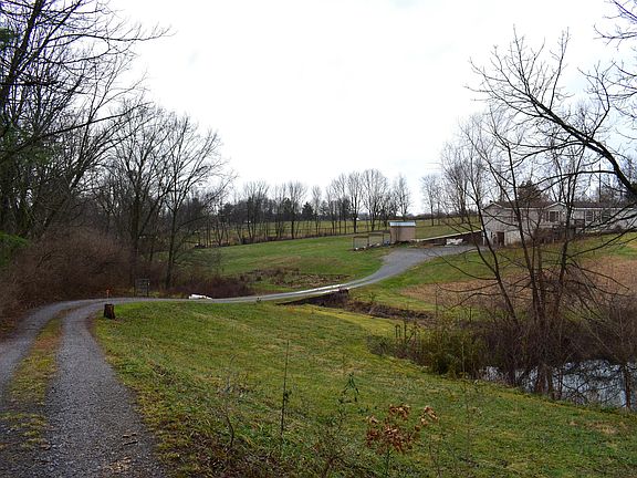 3rd image of 3022 Airport Rd