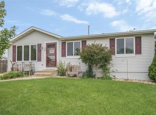 36 Deerwood Ct SW, Cedar Rapids, IA 52404