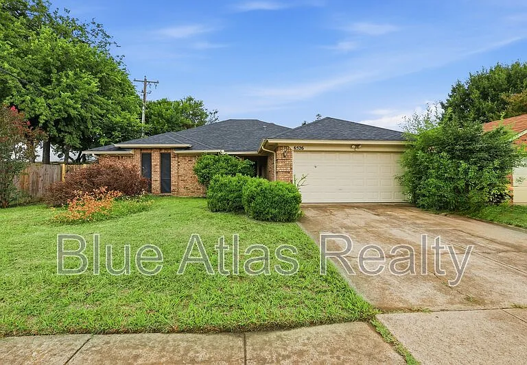 6526 Aires Dr — Photo 1