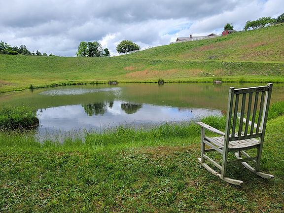 2nd image of 1031 Shady Hill Rd