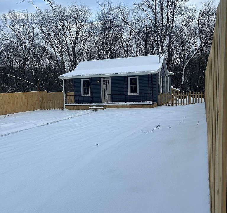 1st image of 136 2nd Ave