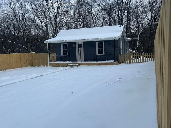 136 2nd Ave, Fayetteville, WV 25840