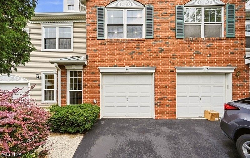 1st image of 18 Clark Ct
