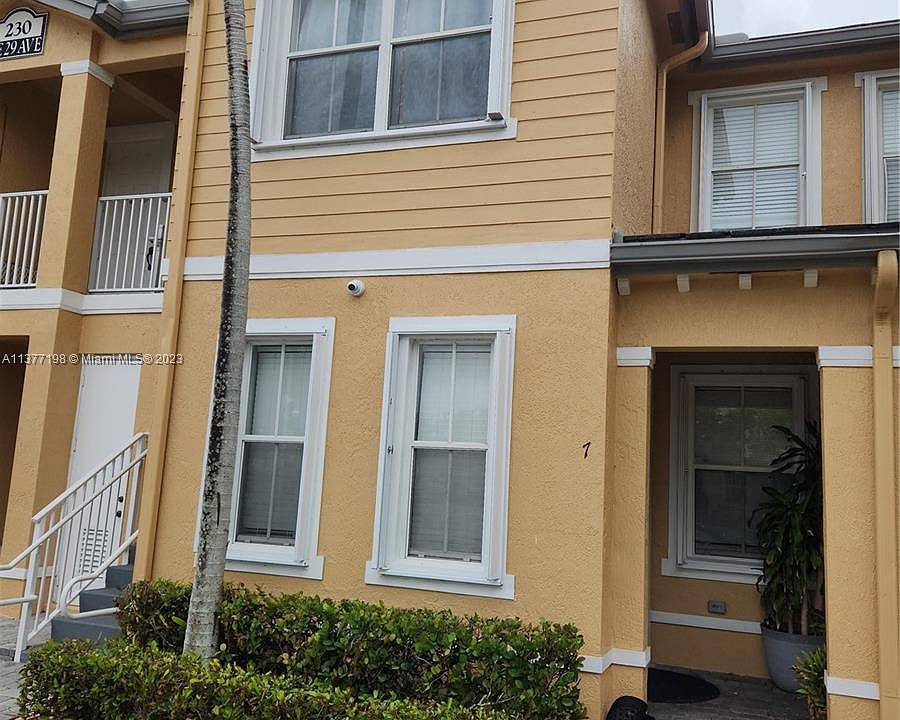 1st image of 230 SE 29th Ave Unit 7