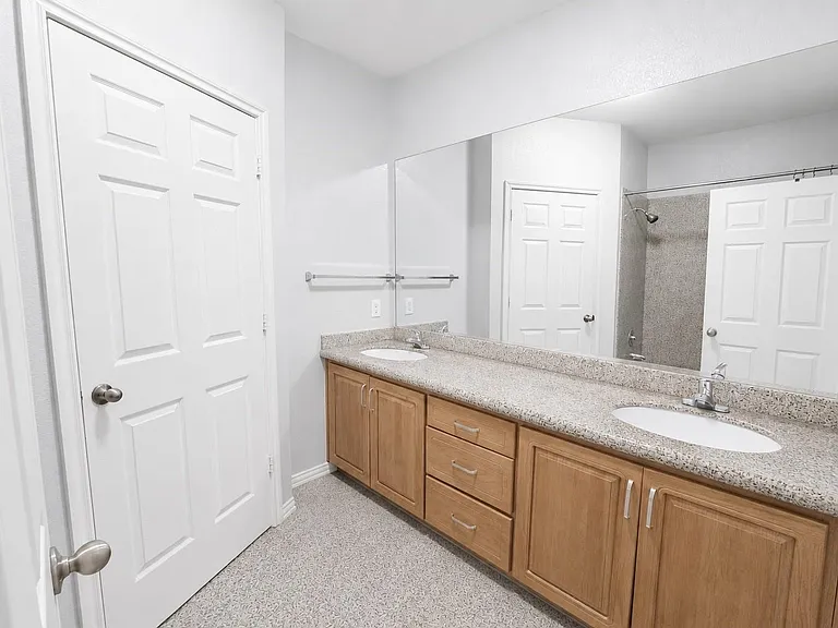 9400 Bellaire Blvd #205 — Photo 10