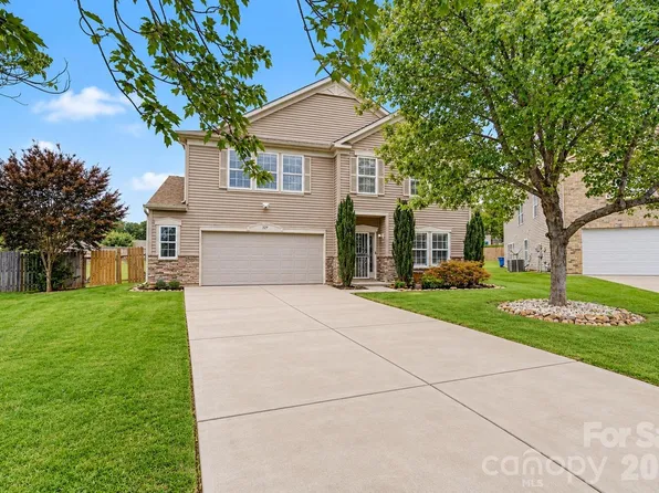 329 Farm Springs Dr, Mount Holly, NC 28120
