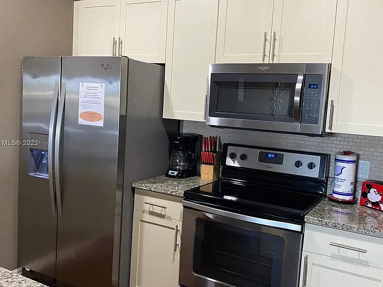 8967 Shine Dr — Photo 30