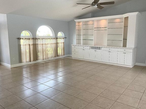 4th image of 2537 SW 29th Ter