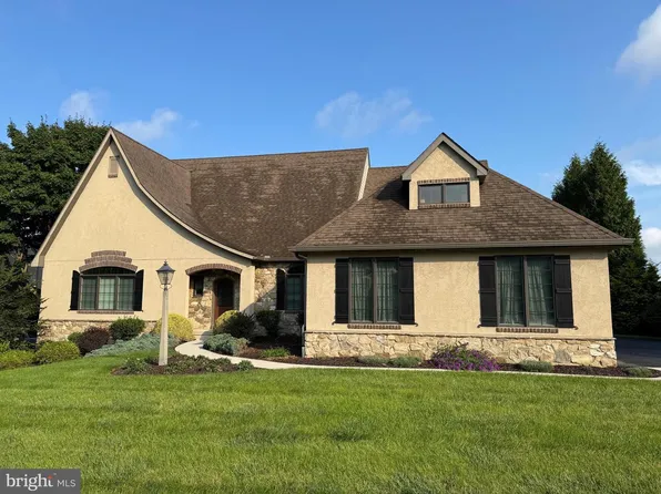 832 Heritage Hills Dr, York, PA 17402