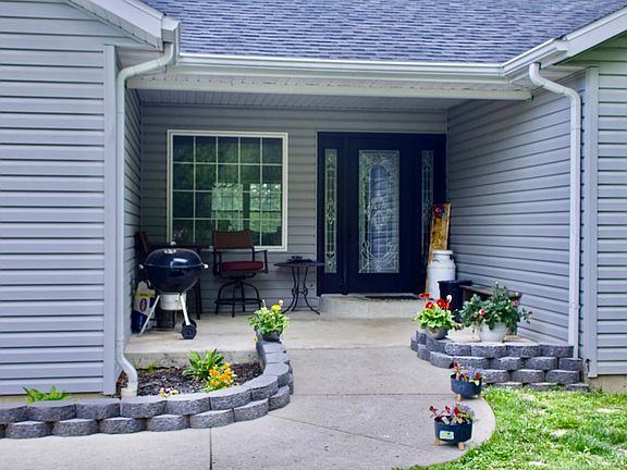 3rd image of 50 Groves Rd