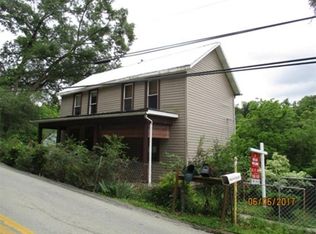 2565 E Finley Dr, Claysville, PA