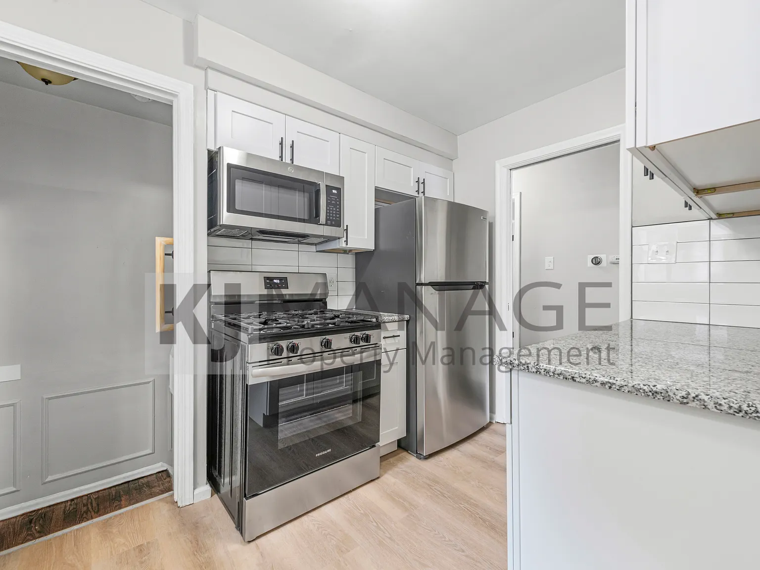 3 bed, 1000 sqft, $1,650 — Photo 3