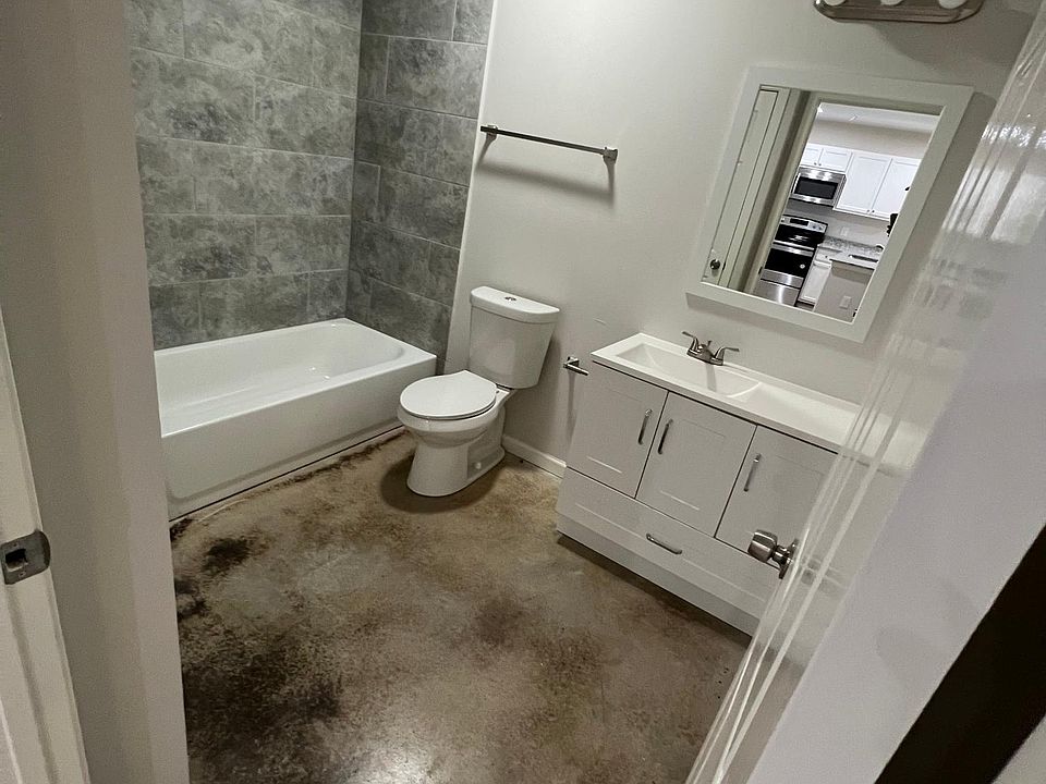 1st image of 631 Martin Luther King Dr #9
