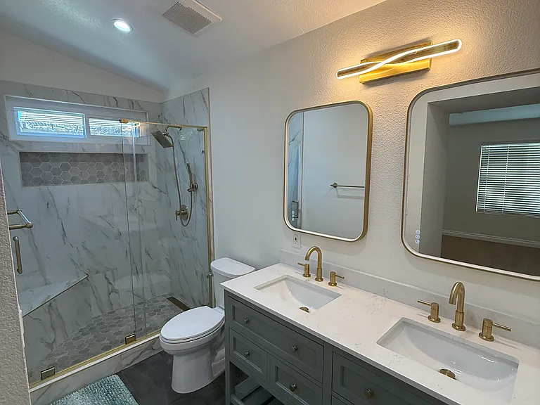 2686 Beverly Ave — Photo 18