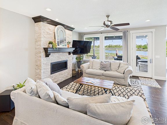 3rd image of 1048 Riverplace Dr