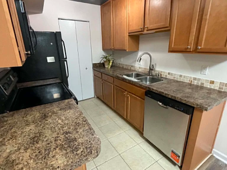 3094 Plaza Terrace Dr — Photo 8