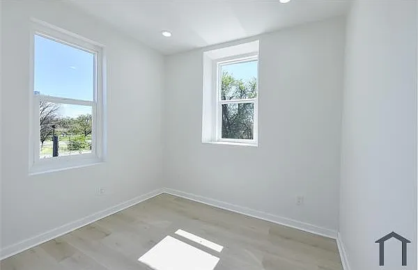 2330 Bryant Ave #4 — Photo 12