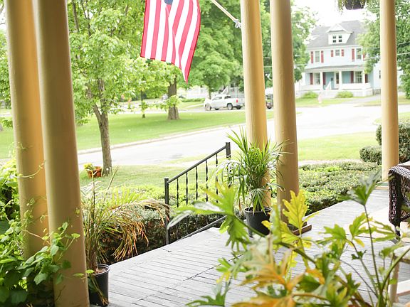 3rd image of 4 Elm Cir
