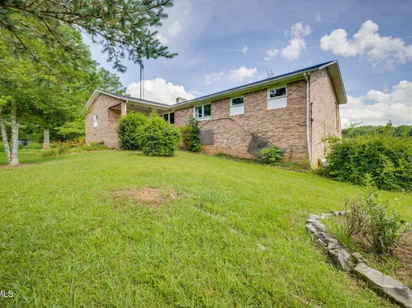 212 Littrell Private Dr, Bluff City, TN 37618