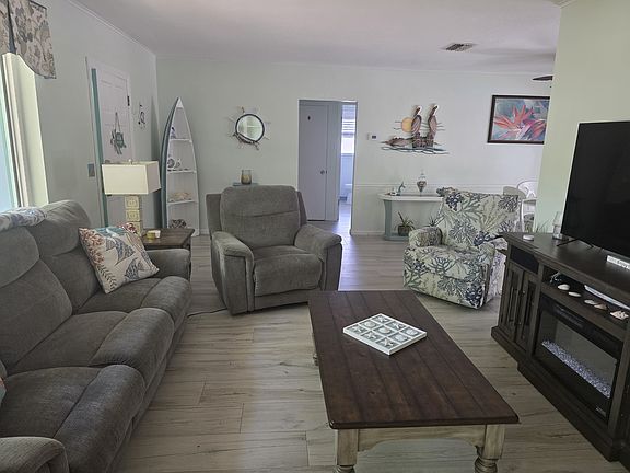 4th image of 208 S Mars Ave