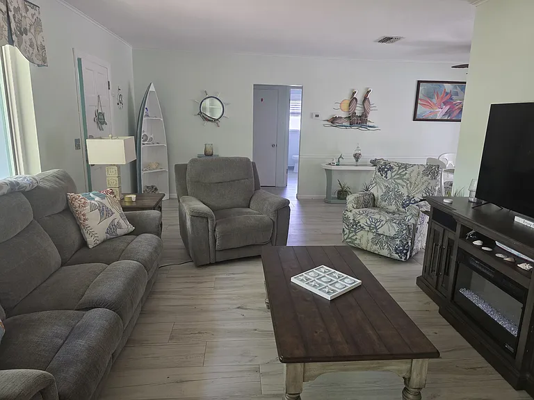 208 S Mars Ave — Photo 4