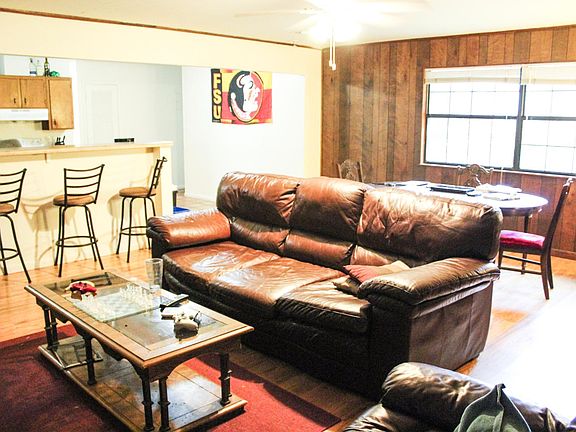 5th image of 814 Essex Dr