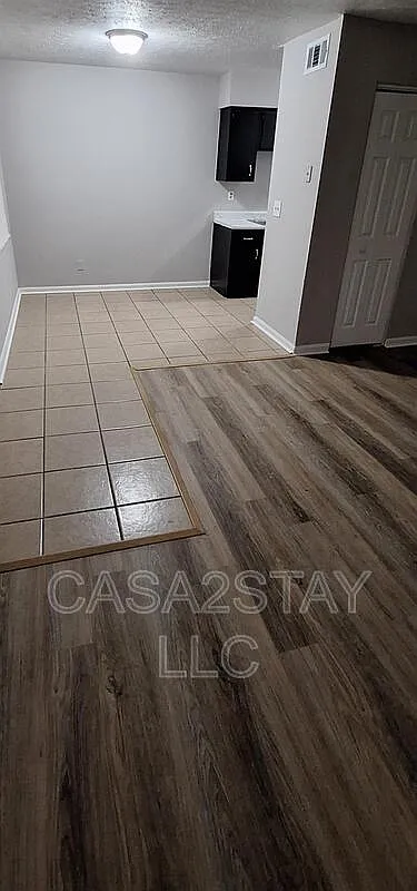 1 bed, 1.0 bath, $675 — Photo 2