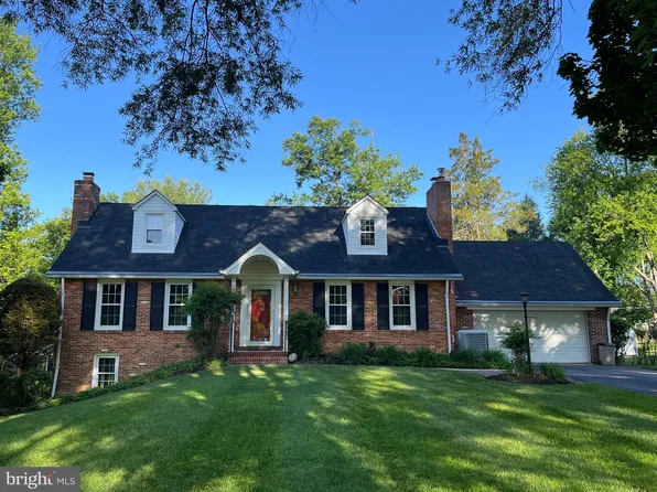 2814 Greenway Dr, Ellicott City, MD 21042