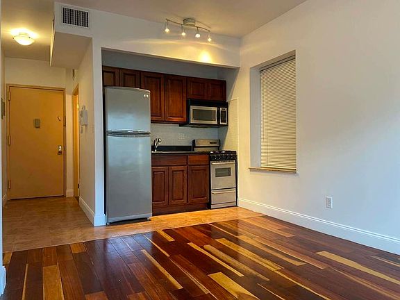 3rd image of 146 Orchard St #5CC