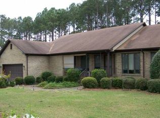 6104 Albatross Dr, New Bern, NC 28560
