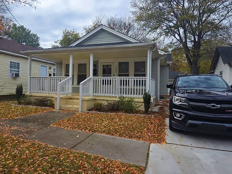 3031 Peronne Ave — Photo 3