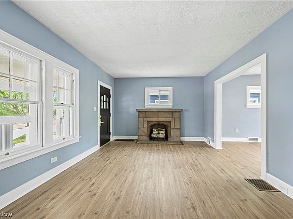 4th image of 3014 Oak Park Ave