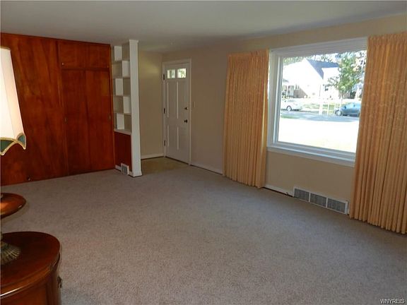 5th image of 199 Hedstrom Dr
