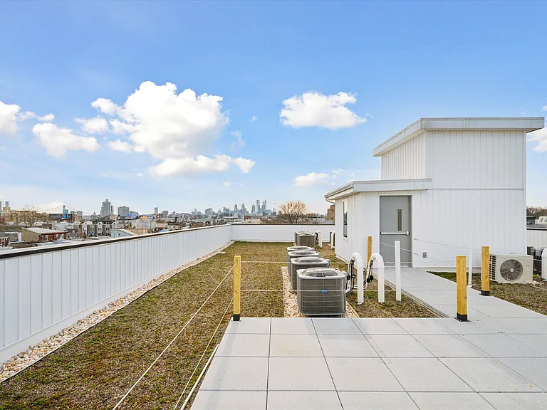 1221 E Fletcher St #406 — Photo 7