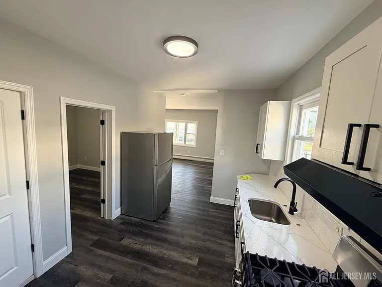 612 Johnstone St #310 — Photo 3
