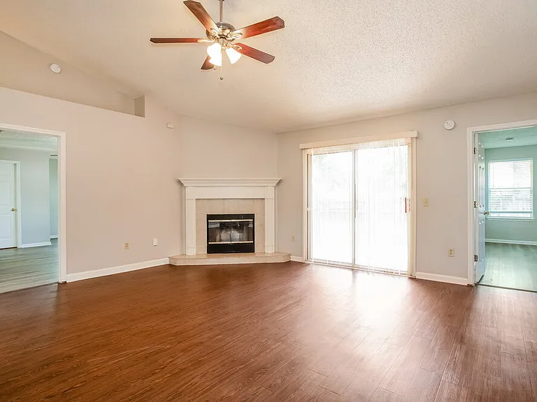 3268 Avalon Dr — Photo 5