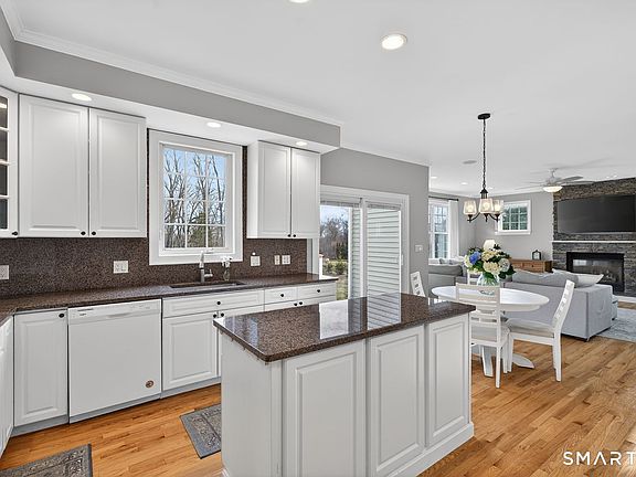 5th image of 173 Mill Plain Road